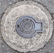 ���{�s������